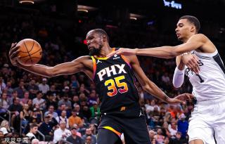 烈的背景下 烈的背景下