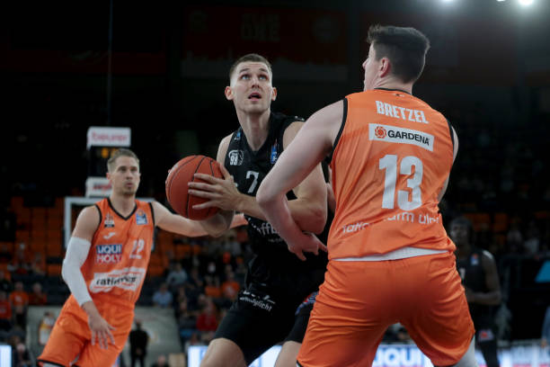 球员提供了 球员提供了