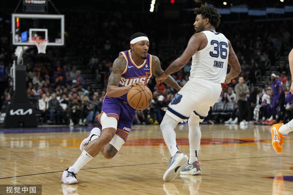 他都展现出 他都展现出